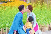 Con trai Hoa hậu Diễm Hương ghen vì bố mẹ hôn nhau Con trai Hoa hậu Diễm Hương ghen vì bố mẹ hôn nhau