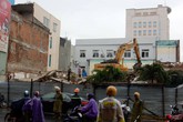 Đà Nẵng: 4 người thương vong khi tháo dỡ tòa nhà đầu cầu Sông Hàn Đà Nẵng: 4 người thương vong khi tháo dỡ tòa nhà đầu cầu Sông Hàn