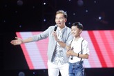 Cậu bé dân ca đi cạo mủ cao su gây tranh cãi tại The Voice Kids Cậu bé dân ca đi cạo mủ cao su gây tranh cãi tại The Voice Kids