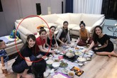Quế Vân và vợ Việt Anh bất ngờ chơi cùng một hội bạn thân sau ồn ào đá xéo nhau trên mạng xã hội Quế Vân và vợ Việt Anh bất ngờ chơi cùng một hội bạn thân sau ồn ào đá xéo nhau trên mạng xã hội