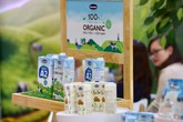 Vinamilk – Doanh nghiệp hướng đến sự phát triển bền vững Vinamilk – Doanh nghiệp hướng đến sự phát triển bền vững