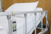 5 thứ bạn 'không nên chạm vào' khi đến bệnh viện 5 thứ bạn 'không nên chạm vào' khi đến bệnh viện