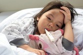 Cách sử dụng thuốc an toàn khi trẻ bị sốt xuất huyết Cách sử dụng thuốc an toàn khi trẻ bị sốt xuất huyết