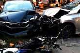 Ôtô húc văng nam sinh đi xe đạp điện ở Đà Nẵng Ôtô húc văng nam sinh đi xe đạp điện ở Đà Nẵng