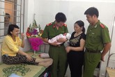 Gặp lại cháu bé và hai người lính hình sự trong ca đỡ đẻ 'vô tiền khoáng hậu' Gặp lại cháu bé và hai người lính hình sự trong ca đỡ đẻ 'vô tiền khoáng hậu'