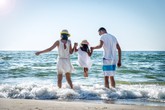 Bí quyết của mẹ khi cho bé yêu đi chơi ngày Tết Bí quyết của mẹ khi cho bé yêu đi chơi ngày Tết