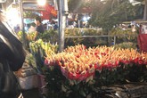 Tắc đường, chợ hoa Quảng Bá "vỡ trận" đêm trước ngày 8/3 Tắc đường, chợ hoa Quảng Bá "vỡ trận" đêm trước ngày 8/3