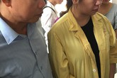 Cháu bé rơi từ tầng 4 trường tiểu học xuống đất: Sau gần 10 ngày vẫn mê man bất tỉnh Cháu bé rơi từ tầng 4 trường tiểu học xuống đất: Sau gần 10 ngày vẫn mê man bất tỉnh