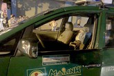 Truy bắt nhóm côn đồ chặn taxi, bắn chém người như... phim hành động Truy bắt nhóm côn đồ chặn taxi, bắn chém người như... phim hành động