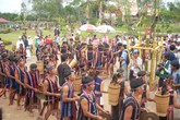 Người hát sử thi hiếm hoi của làng Jút Người hát sử thi hiếm hoi của làng Jút