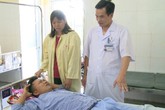 Con say xe nôn trớ, bố bị tài xế đánh trọng thương Con say xe nôn trớ, bố bị tài xế đánh trọng thương
