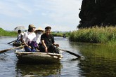 Theo chân phóng viên chiến trường Nick Út khám phá non nước Tràng An Theo chân phóng viên chiến trường Nick Út khám phá non nước Tràng An