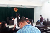Vết sẹo cuộc đời của cô bé 11 tuổi phải làm mẹ vì bị hiếp dâm Vết sẹo cuộc đời của cô bé 11 tuổi phải làm mẹ vì bị hiếp dâm