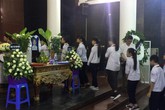 Nghẹn ngào tiễn đưa "thiên thần nhỏ" hiến giác mạc sau khi qua đời vì căn bệnh quái ác Nghẹn ngào tiễn đưa "thiên thần nhỏ" hiến giác mạc sau khi qua đời vì căn bệnh quái ác