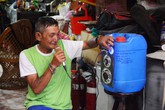‘Phù thủy rác thải' với kho ve chai độc nhất khiến người Sài Gòn giật mình ‘Phù thủy rác thải' với kho ve chai độc nhất khiến người Sài Gòn giật mình