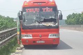 Thông tin bất ngờ về bằng lái của tài xế xe khách đâm gãy rào chắn đường sắt ở Thanh Hóa Thông tin bất ngờ về bằng lái của tài xế xe khách đâm gãy rào chắn đường sắt ở Thanh Hóa