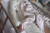 Vụ chồng tẩm xăng thiêu sống 3 mẹ con: Người mẹ muốn chết cùng 2 con Vụ chồng tẩm xăng thiêu sống 3 mẹ con: Người mẹ muốn chết cùng 2 con