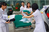 Hà Nội: Chạy đến viện không kịp, sản phụ trẻ tuổi bất ngờ "đẻ rơi" con trai trên taxi Hà Nội: Chạy đến viện không kịp, sản phụ trẻ tuổi bất ngờ "đẻ rơi" con trai trên taxi