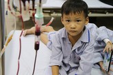 Rớt nước mắt câu trả lời của cậu bé sống nhờ máu người lạ khi mẹ hỏi: 'Muốn có em trai hay gái'? Rớt nước mắt câu trả lời của cậu bé sống nhờ máu người lạ khi mẹ hỏi: 'Muốn có em trai hay gái'?