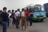 Tài xế xe khách gục trên ghế lái Tài xế xe khách gục trên ghế lái