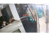 Hà Nội: Khởi tố vụ án mang gậy sang nhà hàng xóm “nói chuyện” Hà Nội: Khởi tố vụ án mang gậy sang nhà hàng xóm “nói chuyện”
