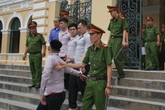 Người cha mất mạng khi đụng băng cướp giả danh tài xế Grab Người cha mất mạng khi đụng băng cướp giả danh tài xế Grab