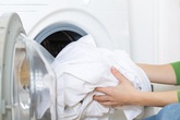 8 thứ ngỡ là giặt được bằng máy nhưng hóa ra đó lại là sai lầm tai hại nhất của bạn 8 thứ ngỡ là giặt được bằng máy nhưng hóa ra đó lại là sai lầm tai hại nhất của bạn