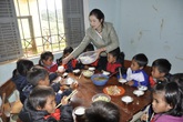 Thầy cô góp gạo, phụ huynh góp củi - chuyện lạ ở Tu Mơ Rông Thầy cô góp gạo, phụ huynh góp củi - chuyện lạ ở Tu Mơ Rông