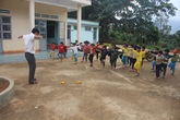 Thầm lặng gieo chữ ở “cổng trời” Đê Kôn Thầm lặng gieo chữ ở “cổng trời” Đê Kôn