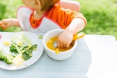 Những sai lầm cần tránh khi cho trẻ ăn dặm Những sai lầm cần tránh khi cho trẻ ăn dặm