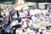 Gian quần áo ai muốn lấy gì cũng được ở Sài Gòn Gian quần áo ai muốn lấy gì cũng được ở Sài Gòn