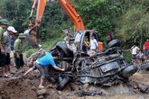 Tìm thấy ô tô chở 2 cán bộ biên phòng Thanh Hóa bị lũ cuốn trôi từ năm 2017 Tìm thấy ô tô chở 2 cán bộ biên phòng Thanh Hóa bị lũ cuốn trôi từ năm 2017