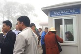 Người dân, du khách ngỡ ngàng trước bốt thu phí giữa “non thiêng” Yên Tử! Người dân, du khách ngỡ ngàng trước bốt thu phí giữa “non thiêng” Yên Tử!