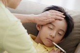 Khi trẻ bị sốt, không nên chườm lạnh nếu không muốn nhận hậu quả này Khi trẻ bị sốt, không nên chườm lạnh nếu không muốn nhận hậu quả này