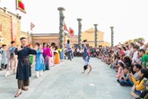 Con rồng cháu tiên vui mùa lễ hội tại công viên văn hóa chủ đề ấn tượng Hội An Con rồng cháu tiên vui mùa lễ hội tại công viên văn hóa chủ đề ấn tượng Hội An
