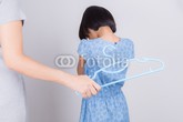 Bé gái 7 tuổi bị mẹ đánh ngã xuống cầu thang tử vong, hé lộ cuộc sống bị ngược đãi suốt nhiều năm Bé gái 7 tuổi bị mẹ đánh ngã xuống cầu thang tử vong, hé lộ cuộc sống bị ngược đãi suốt nhiều năm