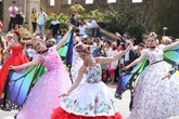 Đoàn vũ công Ba Na Hills sẽ khuấy động đường phố Sầm Sơn trong một carnival tưng bừng chưa từng có Đoàn vũ công Ba Na Hills sẽ khuấy động đường phố Sầm Sơn trong một carnival tưng bừng chưa từng có