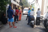 Người dân bàng hoàng kể lại giây phút người chồng dùng dao cứa cổ vợ rồi tự sát Người dân bàng hoàng kể lại giây phút người chồng dùng dao cứa cổ vợ rồi tự sát
