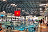 Hà Nội: Bơi tiền triệu, bơi bình dân, chỗ nào cũng kín Hà Nội: Bơi tiền triệu, bơi bình dân, chỗ nào cũng kín