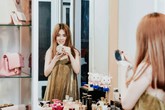 Chị gái Ngọc Trinh khoe căn hộ "chanh sả" chẳng kém em gái, nhìn vào phòng thay đồ mới choáng váng Chị gái Ngọc Trinh khoe căn hộ "chanh sả" chẳng kém em gái, nhìn vào phòng thay đồ mới choáng váng