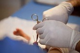 Nam thanh niên bị liệt dương sau khi chữa yếu sinh lý Nam thanh niên bị liệt dương sau khi chữa yếu sinh lý