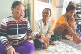 Trình bày cảnh nuôi con khi vợ bỏ đi, gã "đạo chích" được hứa... giúp đỡ Trình bày cảnh nuôi con khi vợ bỏ đi, gã "đạo chích" được hứa... giúp đỡ