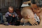 Những đứa trẻ bị bỏ rơi ở Trung Quốc khi bố mẹ ra thành phố mưu sinh: Trầm cảm vì tổn thương, rủ nhau tìm đến cái chết Những đứa trẻ bị bỏ rơi ở Trung Quốc khi bố mẹ ra thành phố mưu sinh: Trầm cảm vì tổn thương, rủ nhau tìm đến cái chết