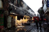 Sau hỏa hoạn tại Công ty Rạng Đông, người dân gửi lời cảm ơn các chiến sỹ chữa cháy Sau hỏa hoạn tại Công ty Rạng Đông, người dân gửi lời cảm ơn các chiến sỹ chữa cháy