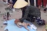 Đau xót phát hiện 1 thi thể bé trai và 1 thanh niên trôi dạt trên biển Đau xót phát hiện 1 thi thể bé trai và 1 thanh niên trôi dạt trên biển