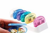 Chỉ cần hộp nhỏ này trong nhà, trẻ con không sợ uống nhầm thuốc, người già không uống thuốc cả vỏ Chỉ cần hộp nhỏ này trong nhà, trẻ con không sợ uống nhầm thuốc, người già không uống thuốc cả vỏ