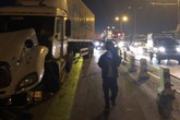 Vụ xe container đâm hàng loạt xe máy trên cầu Thanh Trì: Đã tìm thấy thi thể nạn nhân xấu số Vụ xe container đâm hàng loạt xe máy trên cầu Thanh Trì: Đã tìm thấy thi thể nạn nhân xấu số