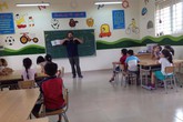 Sau 5 năm bức “tâm thư” của cô gái Việt gửi từ Nepal, sách giáo khoa Tiếng Anh ở Việt Nam có gì thay đổi? Sau 5 năm bức “tâm thư” của cô gái Việt gửi từ Nepal, sách giáo khoa Tiếng Anh ở Việt Nam có gì thay đổi?