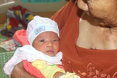 Bé gái sơ sinh bị bỏ rơi tại chùa Tranh trong đêm hiện ra sao? Bé gái sơ sinh bị bỏ rơi tại chùa Tranh trong đêm hiện ra sao?