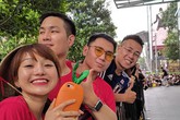 Người Việt xếp hàng trước 1 ngày ở Singapore chờ mở bán iPhone 11 Người Việt xếp hàng trước 1 ngày ở Singapore chờ mở bán iPhone 11